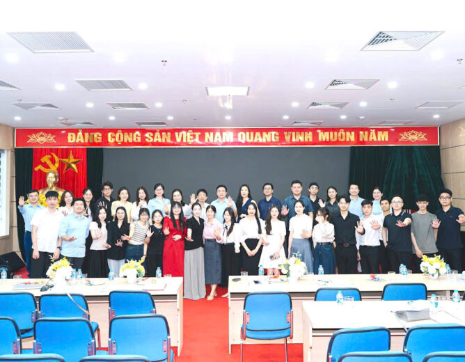 Tọa đàm khoa học: “Nâng cao chất lượng đào tạo và nghiên cứu khoa học của sinh viên Đại học hình thức vừa làm vừa học”: Những giải pháp thực chất, khả thi