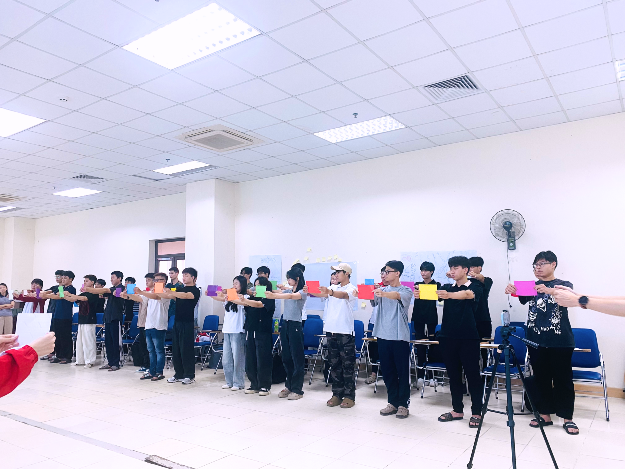 Hàng ngàn sinh viên hào hứng với các khóa đào tạo kỹ năng mềm và đổi mới sáng tạo tại Hòa Lạc