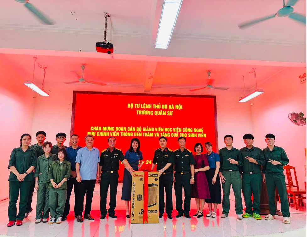 Học viện thăm và động viên gần 1300 sinh viên D25 đang học Giáo dục Quốc phòng – An ninh đợt 1