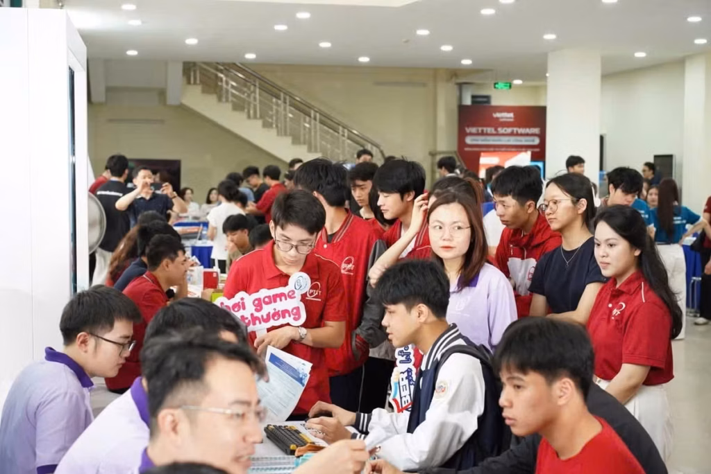 Học viện Công nghệ Bưu chính Viễn thông giới thiệu loạt ngành học mới theo xu thế công nghệ số tại PTIT Open Day 2026