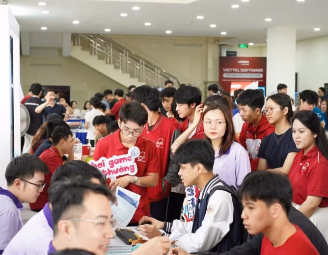 Học viện Công nghệ Bưu chính Viễn thông giới thiệu loạt ngành học mới theo xu thế công nghệ số tại PTIT Open Day 2026