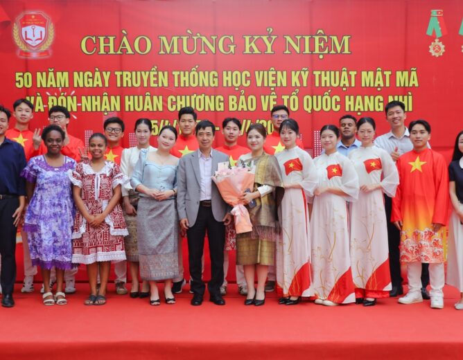 Sinh viên quốc tế PTIT tham gia cuộc thi hùng biện tiếng Việt chào mừng 50 năm ngày truyền thống Học viện Kỹ thuật Mật mã