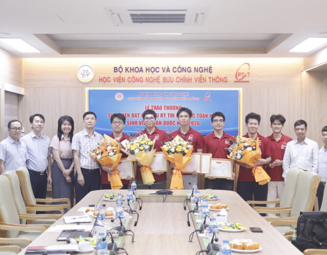 PTIT trao thưởng đội tuyển Olympic Toán đạt nhiều thành tích ấn tượng